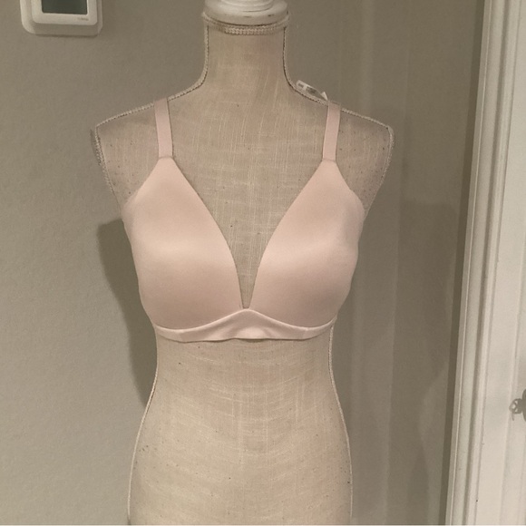 aerie Other - Aerie Pink Lace Trim Bra Wireless
